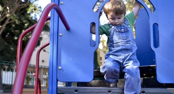 Tudo a pronta entrega. playground , area baby, cama elastica, piscina de  bolinhas, grama sintética, escorregadores, gangorras