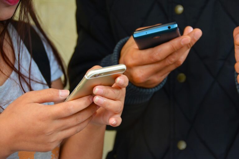 Em um mundo cada vez mais conectado, os condomínios não podem se dar ao luxo de limitar a comunicação a um único canal.