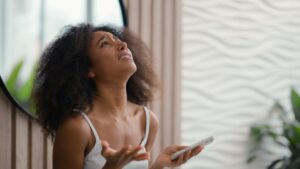 Sofrendo com Nok Nox sem suporte e sistema instável? Descubra a raiz desses 5 problemas e como a MyCond resolve com suporte 24h
