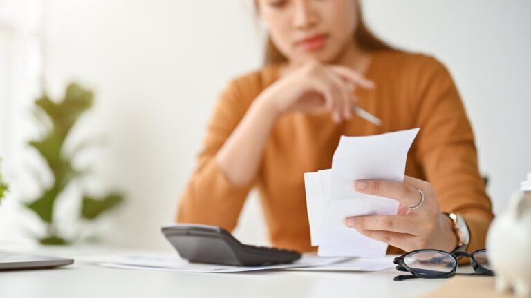 A prestação de contas anual é um dos momentos mais importantes da gestão condominial, pois reúne todas as informações financeiras e operacionais do ano.