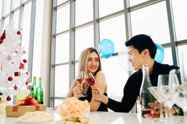 Em períodos movimentados, como feriados prolongados, festas e férias escolares, a demanda por organização cresce e torna indispensável reforçar regras para manter a convivência equilibrada.