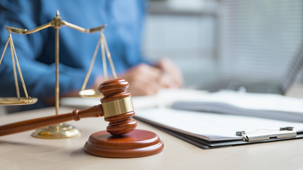 A justiça contra a gestão condominial deve ser sempre o último recurso, mas em alguns casos ela se torna necessária para proteger o patrimônio coletivo e os direitos dos condôminos.