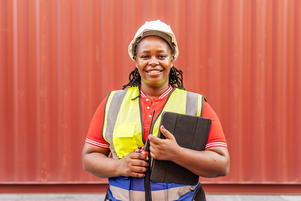 Sempre que o condomínio realiza intervenções em lajes, fachadas, pilares, vigas ou sistemas estruturais, a legislação exige responsável técnico. 