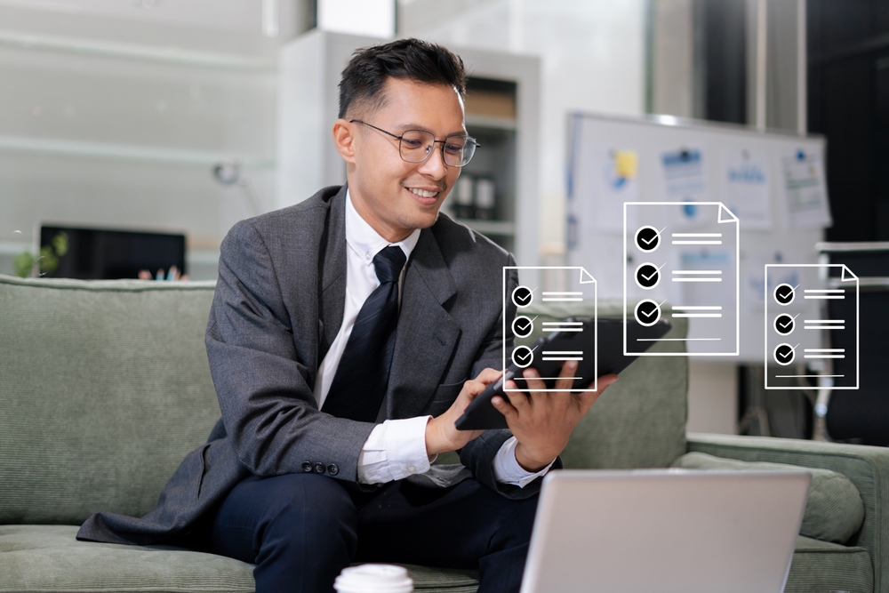 Antes de iniciar qualquer análise, o síndico precisa reunir todos os contratos ativos do condomínio.