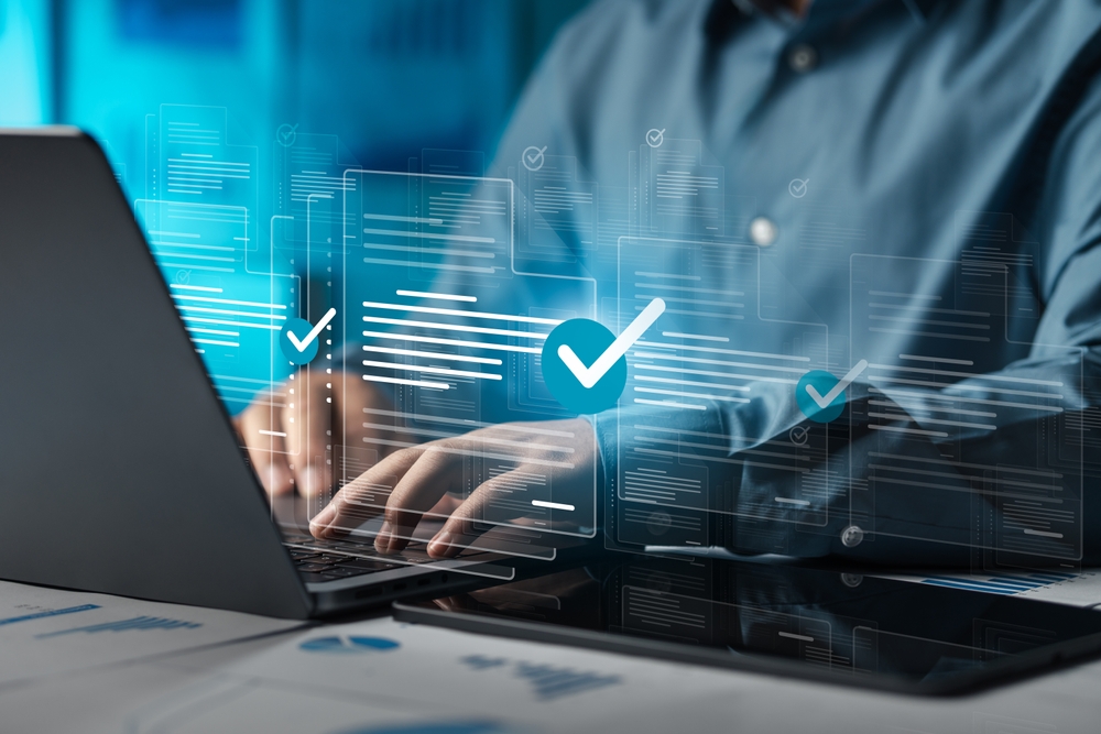 O início do ano é o momento ideal para revisar contratos no condomínio.