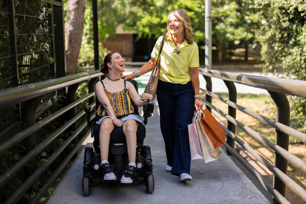 Não adianta ter estrutura física adequada sem regras alinhadas. O regimento interno deve contemplar diretrizes que favoreçam a acessibilidade.